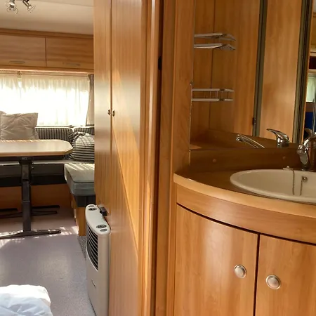 Campingplads Mietwohnwagen E2 Am Flussufer