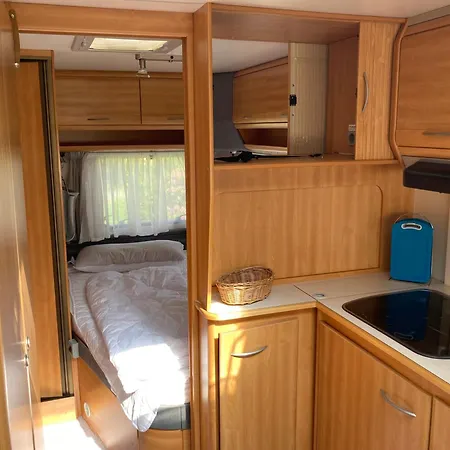 Mietwohnwagen E2 Am Flussufer Camping *