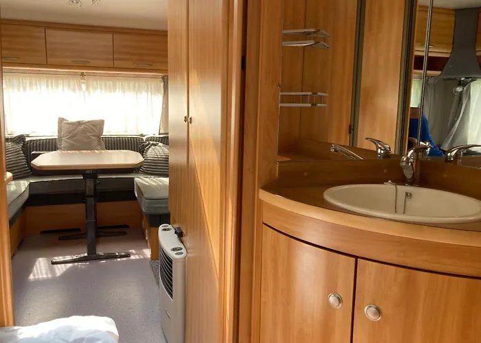 Camping Mietwohnwagen E2 Am Flussufer