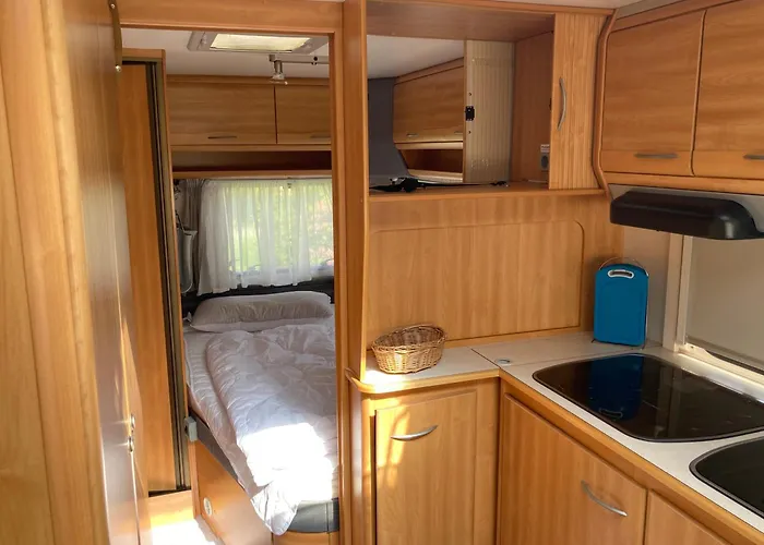 Mietwohnwagen E2 Am Flussufer Camping *